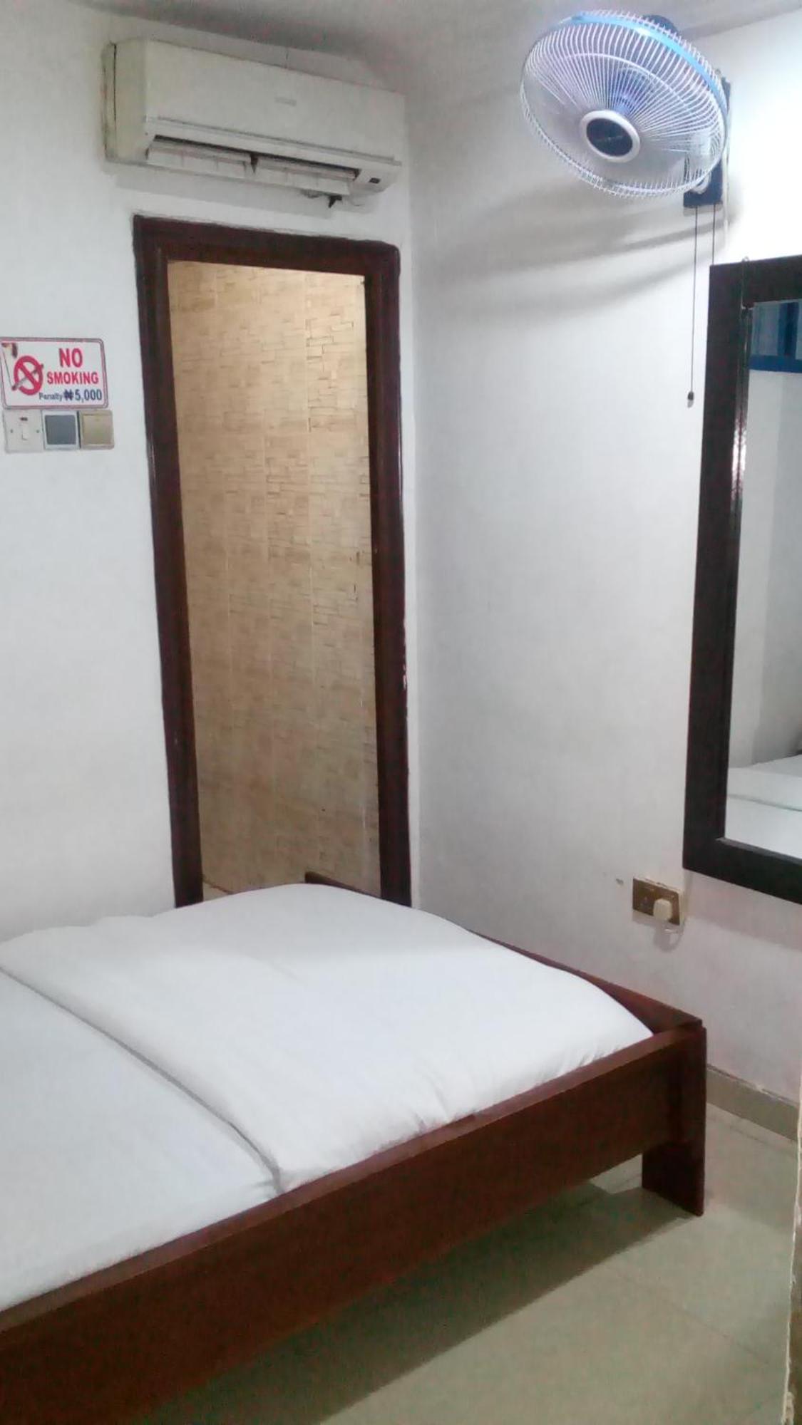 Ben Auto Hotel Lagos Zewnętrze zdjęcie